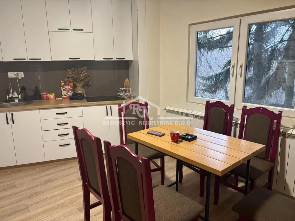 Prodaja, kuća, 215m², Lisović, Barajevo