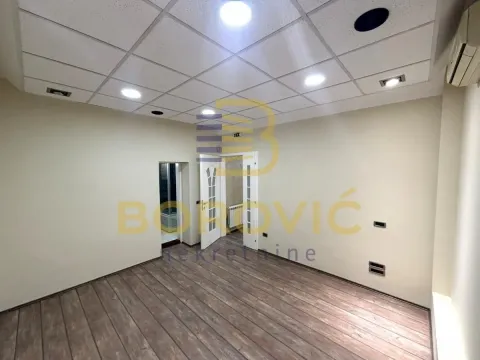 Izdavanje, trosoban stan, 82m², Botanička Bašta, Palilula Sve Podlokacije - image 9