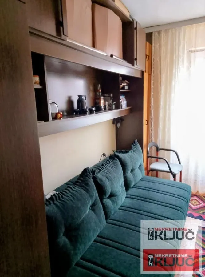 Prodaja, trosoban stan, 74m², Novo naselje, Novi Sad