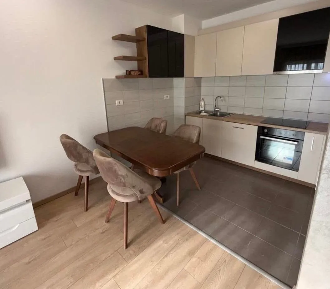 Izdavanje, dvosoban stan, 75m², City Kvart, Podgorica