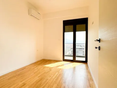 Rent, two bedroom apartment, 89m², Stari Aerodrom, Podgorica - image 7