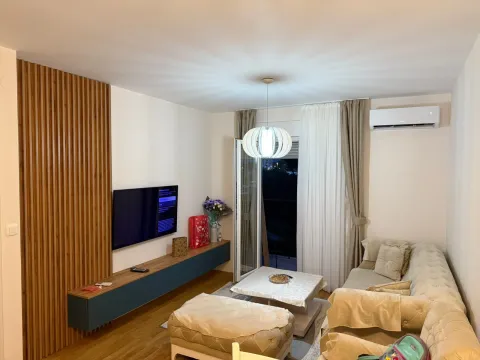 Izdavanje, jednosoban stan, 40m², Tuški Put, Podgorica