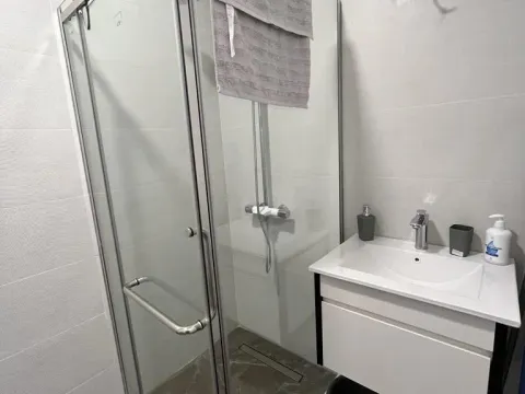 Izdavanje, dvosoban stan, 71m², Donja Lastva, Tivat - image 7