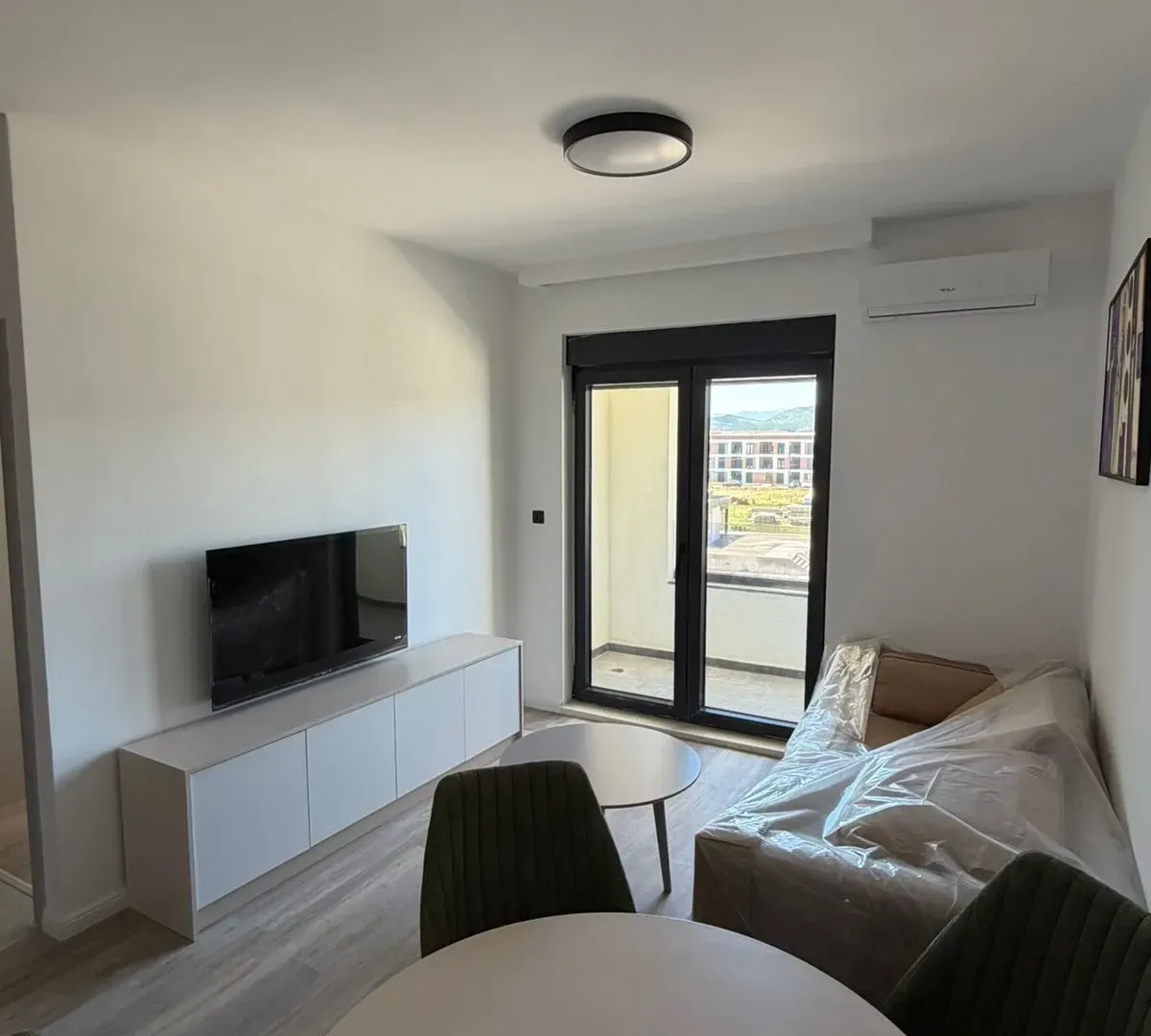 Izdavanje, jednosoban stan, 35m², Zabjelo, Podgorica