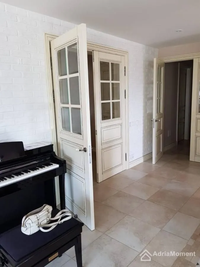 Prodaja, trosoban stan, 170m², Bečići, Budva
