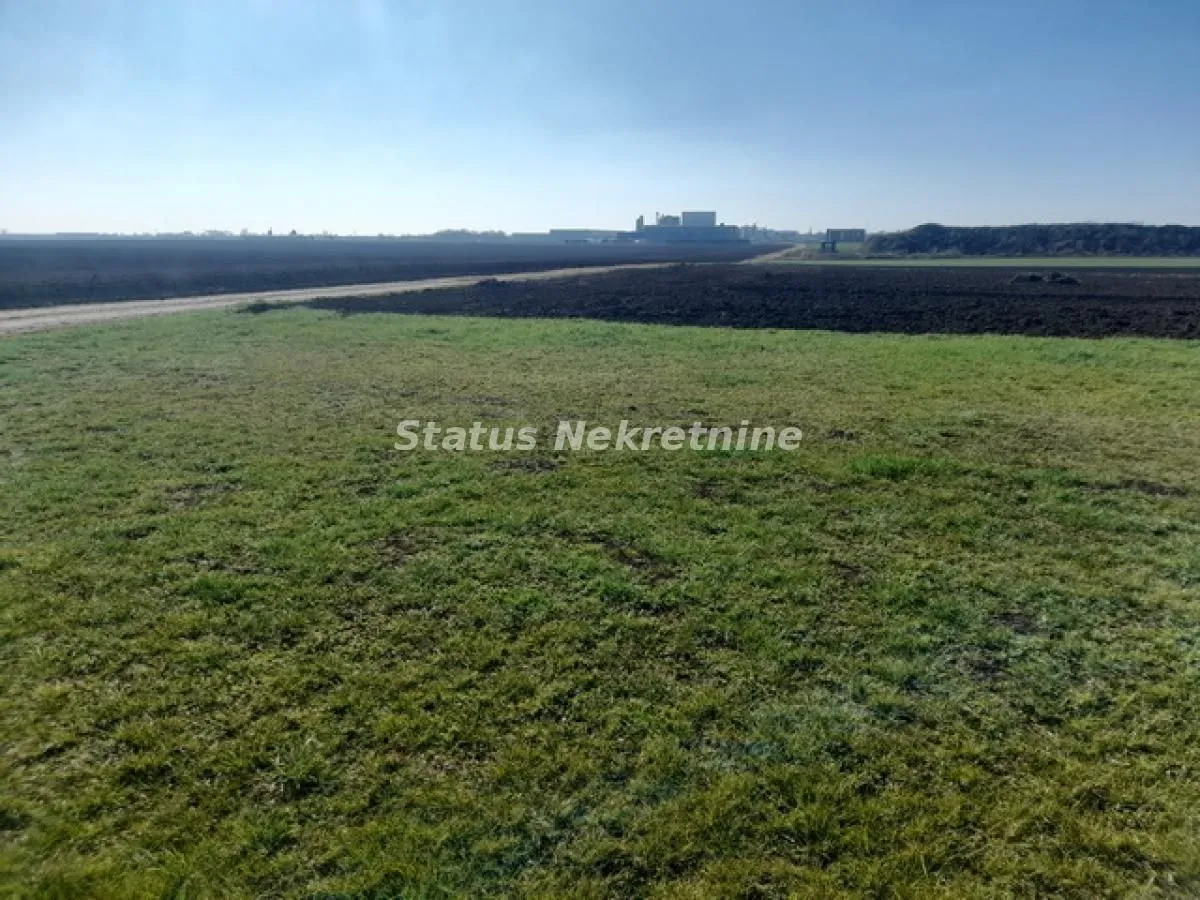Prodaja, plac, 19240m², Centar, Inđija