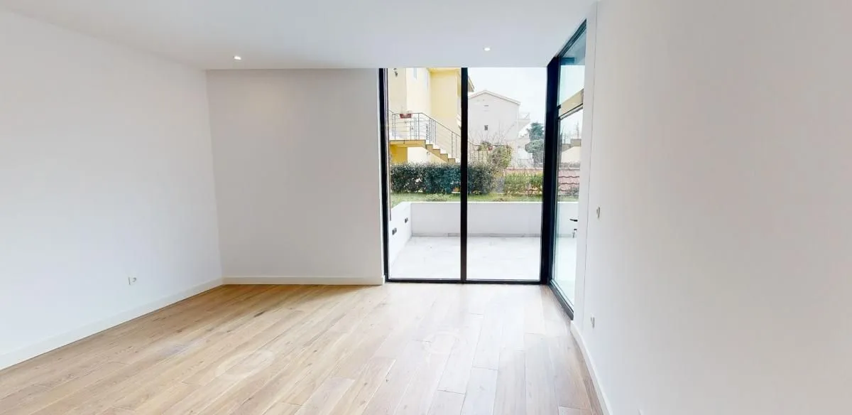 Prodaja, jednosoban stan, 57m², Tivat, Crna Gora