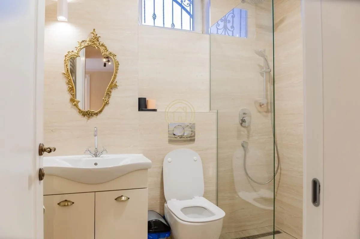 Izdavanje, kuća, 180m², Ledinci, Petrovaradin