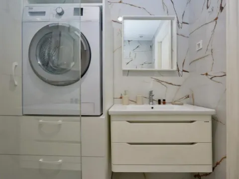 Izdavanje, jednosoban stan, 49m², Bečići, Budva - image 11