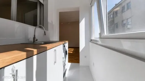 Rent, two bedroom apartment, 37m², Stari Grad, Beograd - image 4