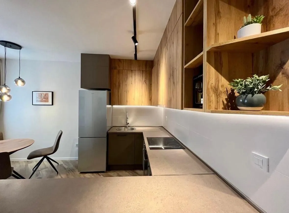 Izdavanje, dvosoban stan, 60m², Mažina, Tivat