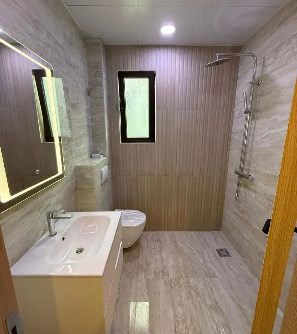 Prodaja, trosoban stan, 78m², Centar, Tivat