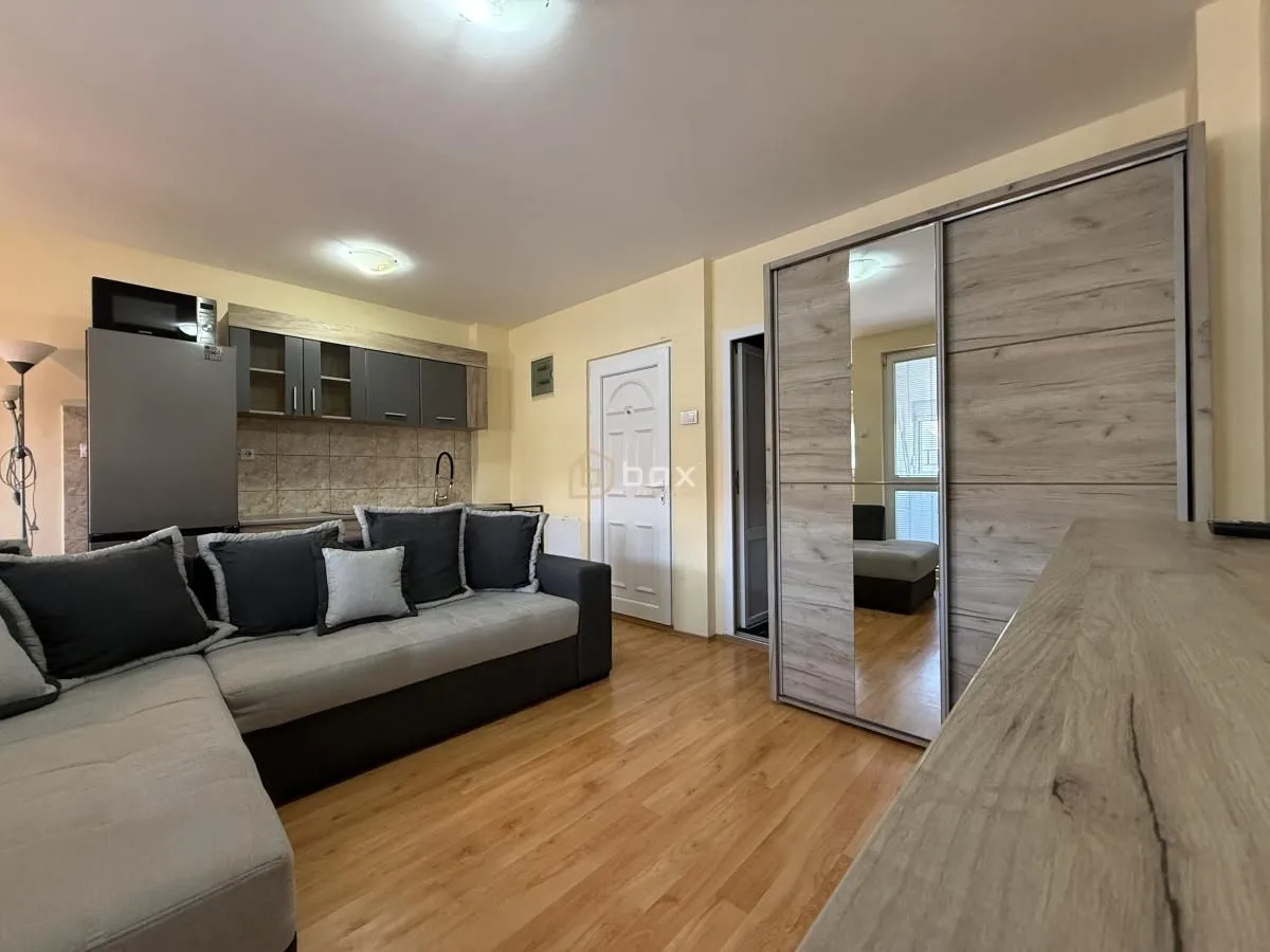 Izdavanje, jednosoban stan, 25m², Niš, Srbija