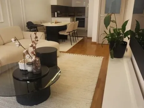 Prodaja, jednosoban stan, 51m², Stari Aerodrom, Podgorica - image 2