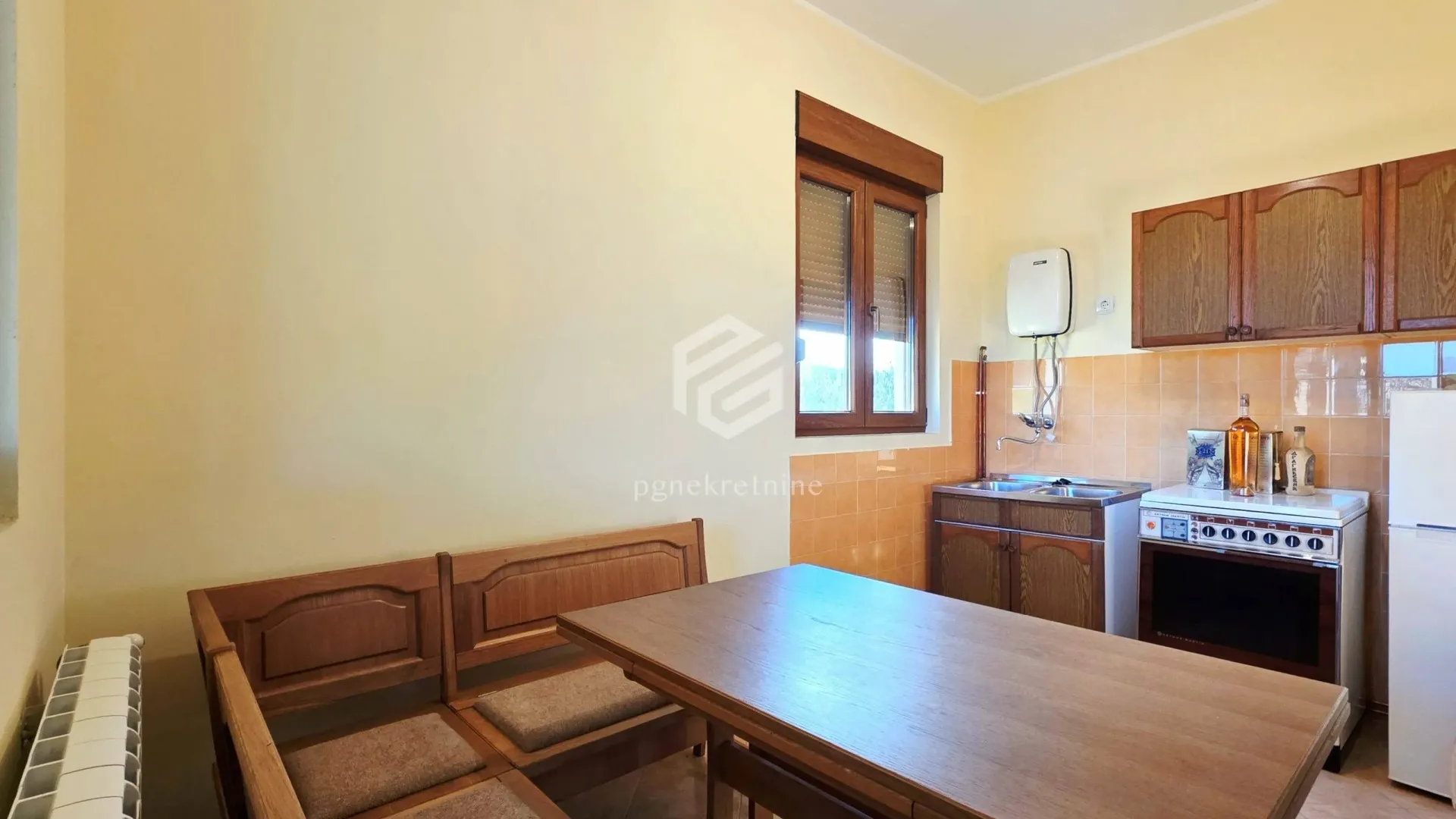 Izdavanje, kuća, 170m², Spuž, Danilovgrad