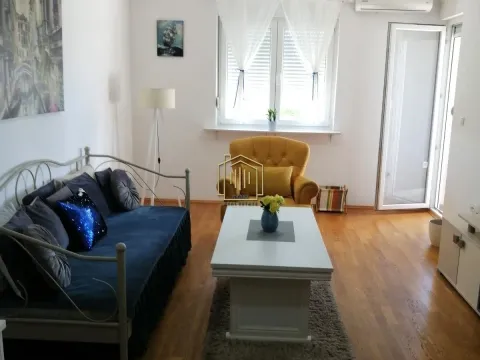 Izdavanje, jednosoban stan, 50m², Tuški Put, Podgorica