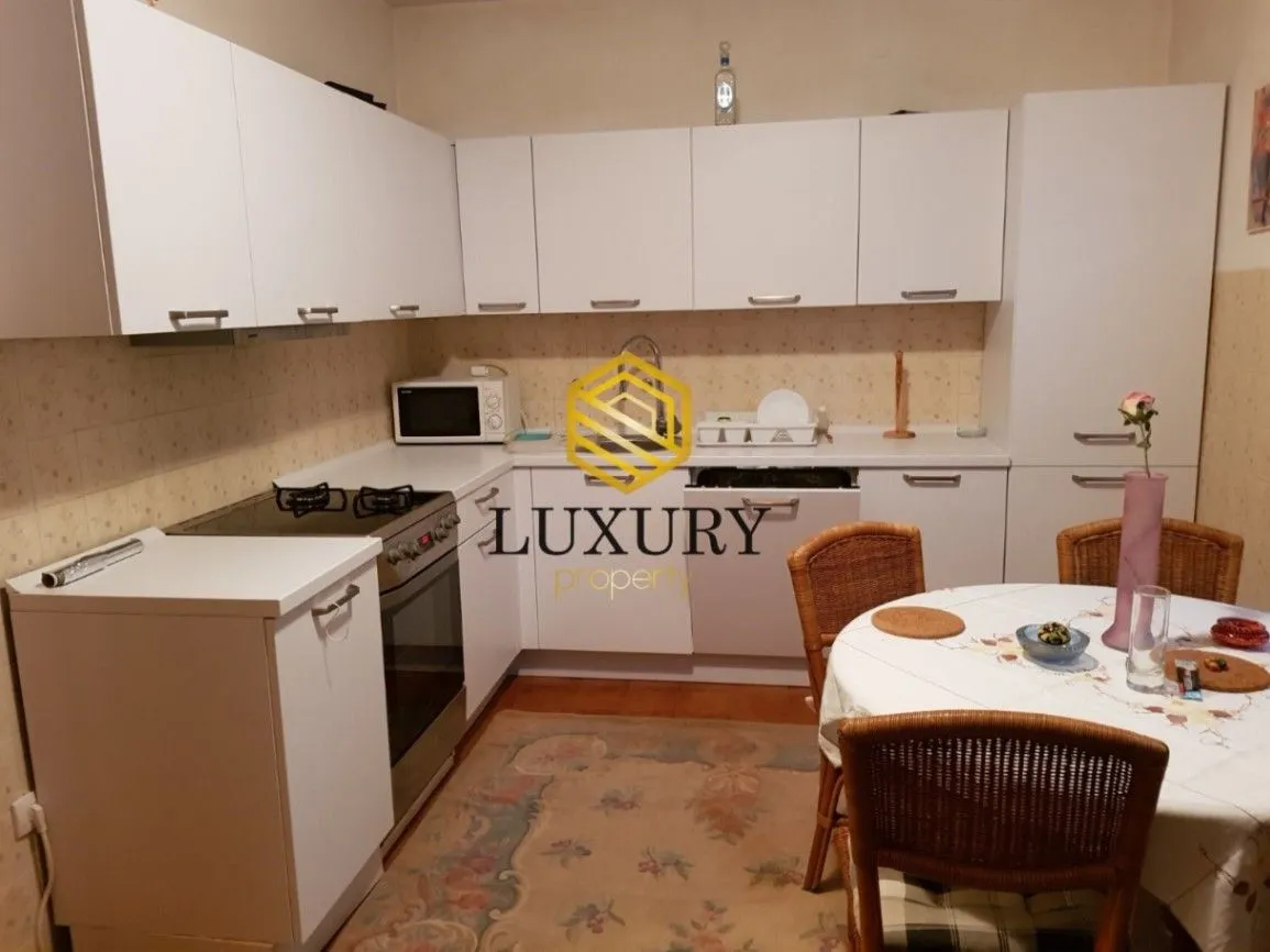 Rent, house, 240m², Škaljari, Kotor