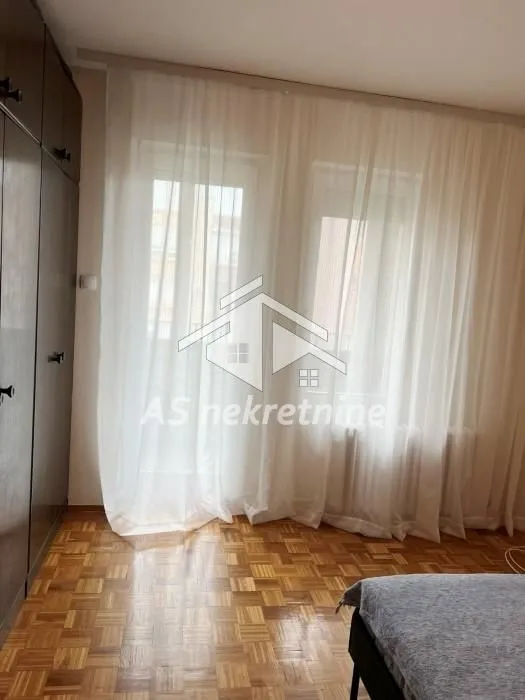 Rent, three bedroom apartment, 88m², Vračar Sve Podlokacije, Beograd