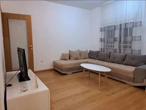 Izdavanje, trosoban stan, 47m², Nova Dalmatinska, Podgorica - image 8