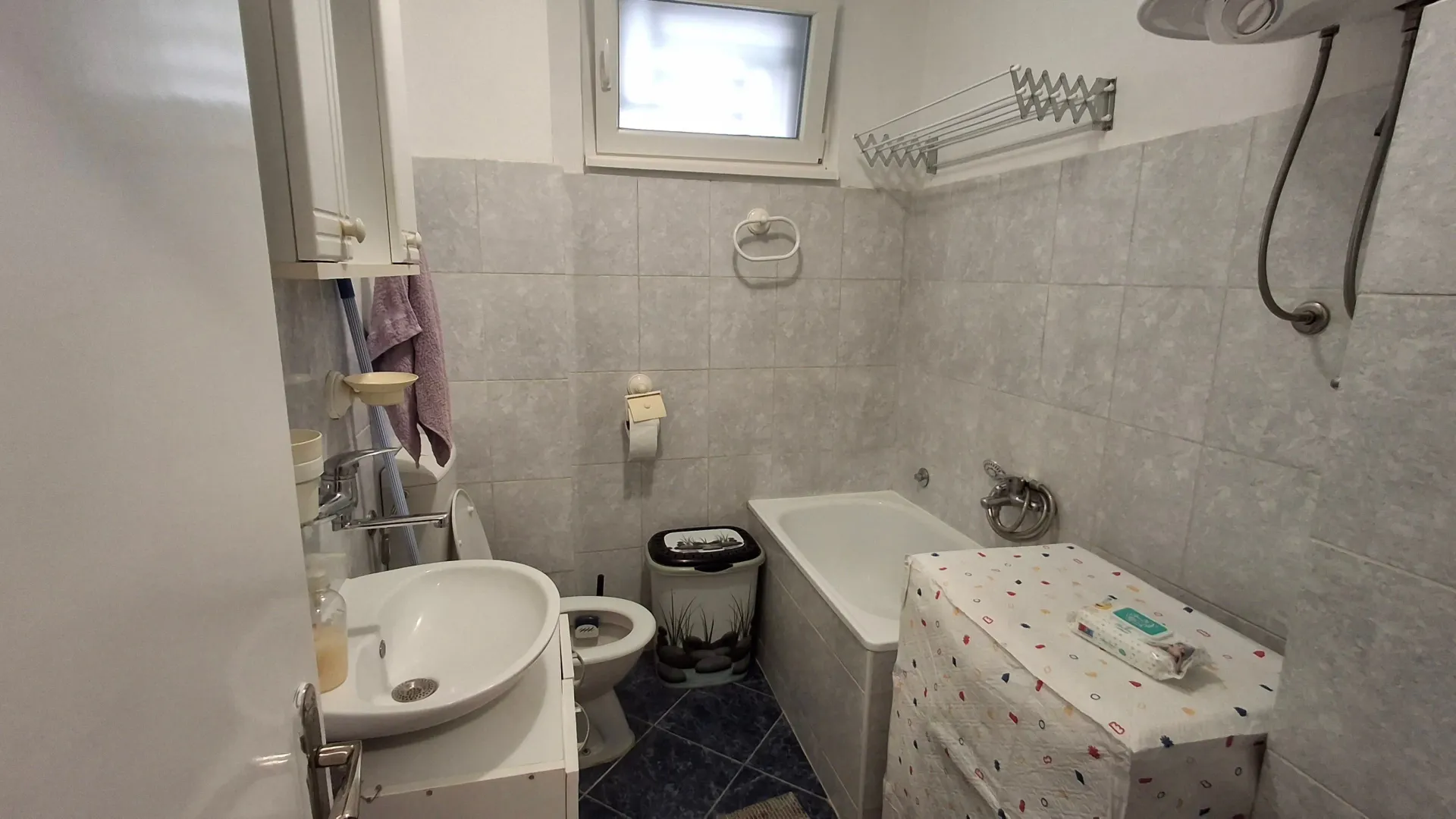 Izdavanje, jednosoban stan, 22m², Rotkvarija, Novi Sad Sve Podlokacije