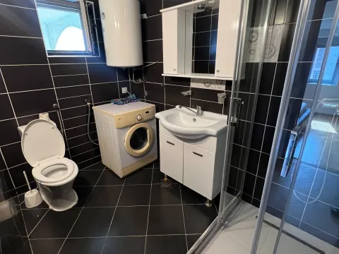 Izdavanje, dvosoban stan, 70m², Bjeliši, Bar - image 11