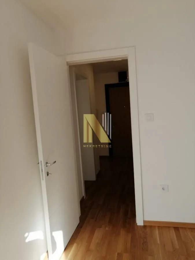 Izdavanje, dvosoban stan, 61m², Socijalno, Novi Sad Sve Podlokacije