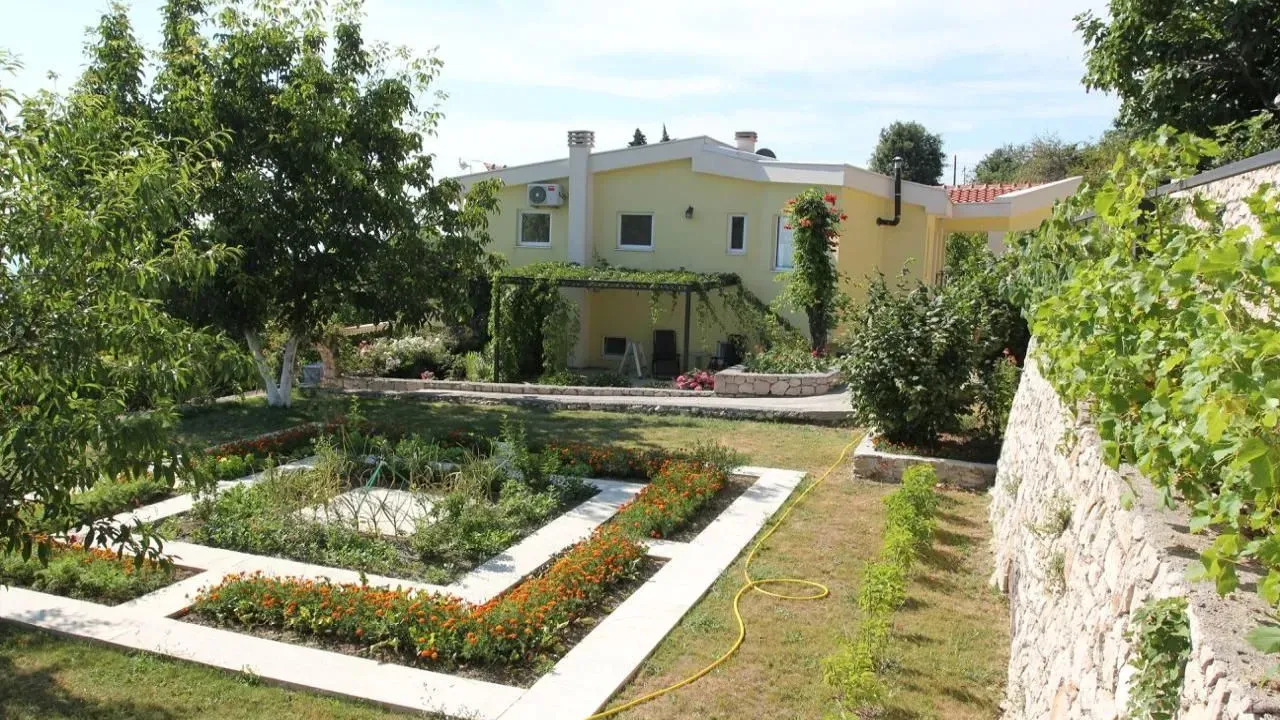 Sale, house, 380m², Dobra Voda, Budva