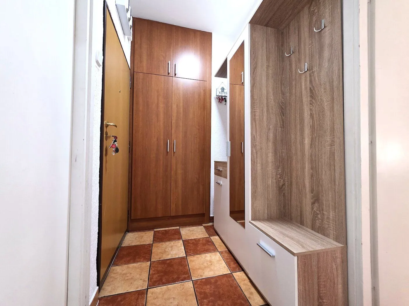 Prodaja, dvosoban stan, 65m², Gintaš, Podgorica