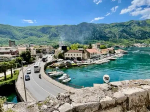 Izdavanje, jednosoban stan, 40m², Stari Grad Kotor, Kotor - image 7