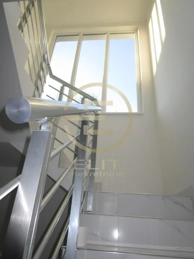 Sale, house, 220m², Alibegovac, Petrovaradin