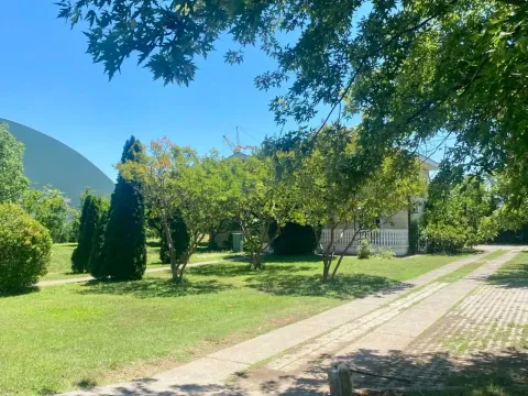 Rent, house, 223m², Zabjelo, Podgorica - image 2