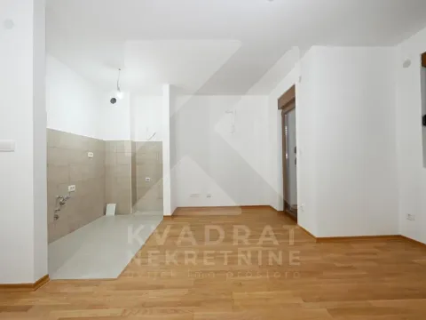 Sale, studio apartment, 27m², Stari Aerodrom, Podgorica - image 3