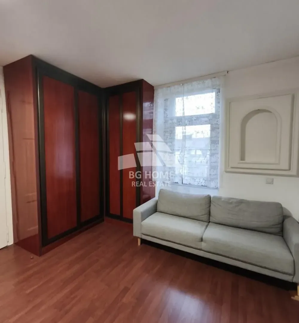Izdavanje, dvosoban stan, 50m², Skadarlija, Beograd