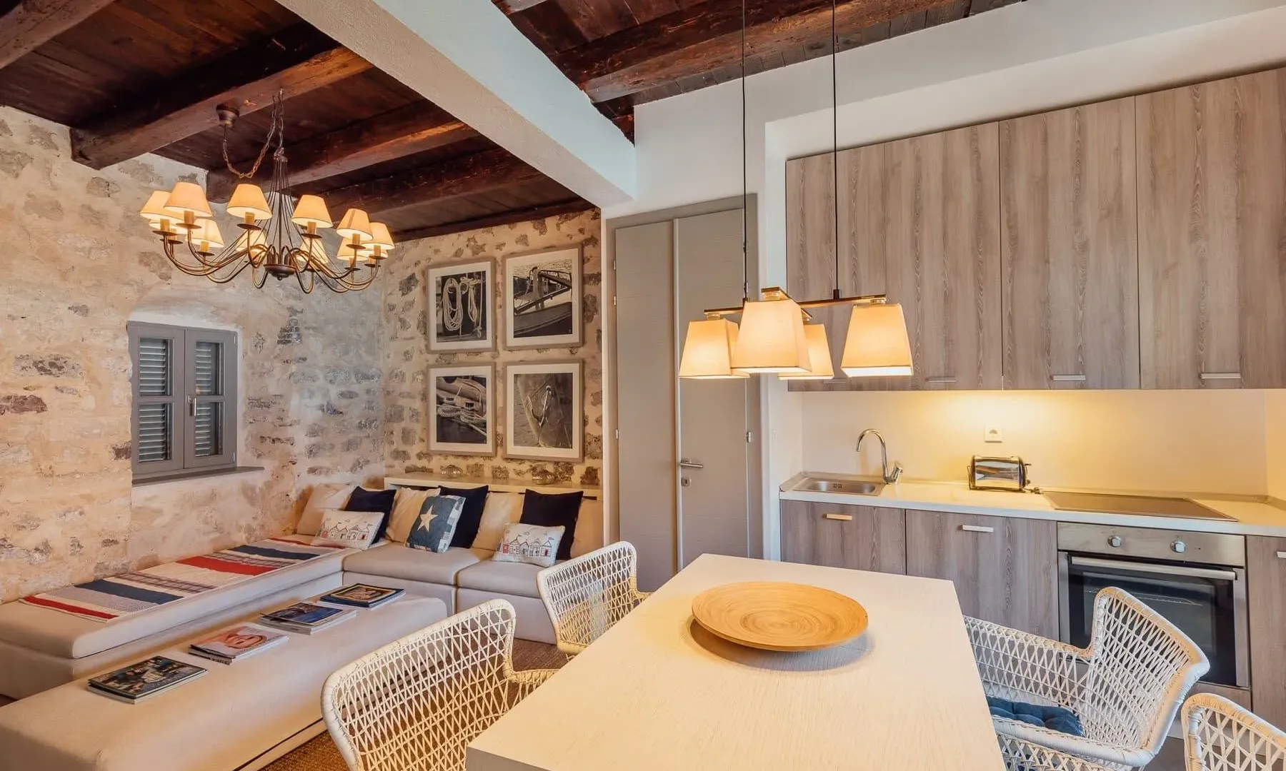 Rent, house, 90m², Muo, Kotor