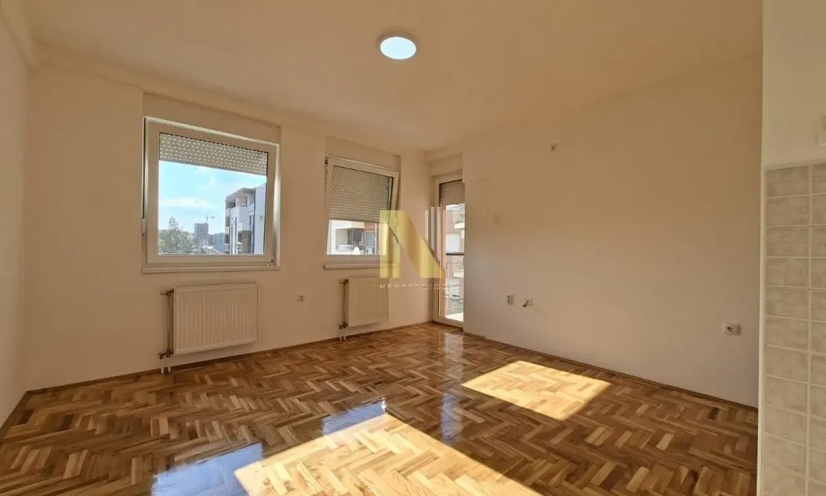 Prodaja, garsonjera, 26m², Bulevar patrijarha Pavla, Novi Sad Sve Podlokacije