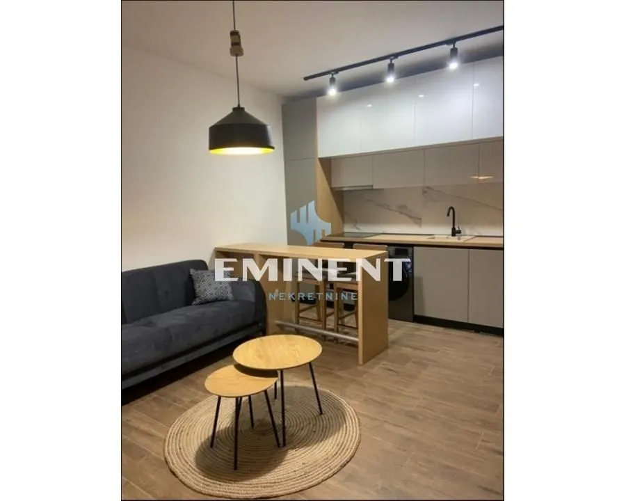 Izdavanje, stan, 35m², Gundulićev Venac, Beograd