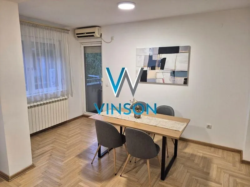 Izdavanje, četvorosoban stan, 90m², Socijalno, Novi Sad Sve Podlokacije