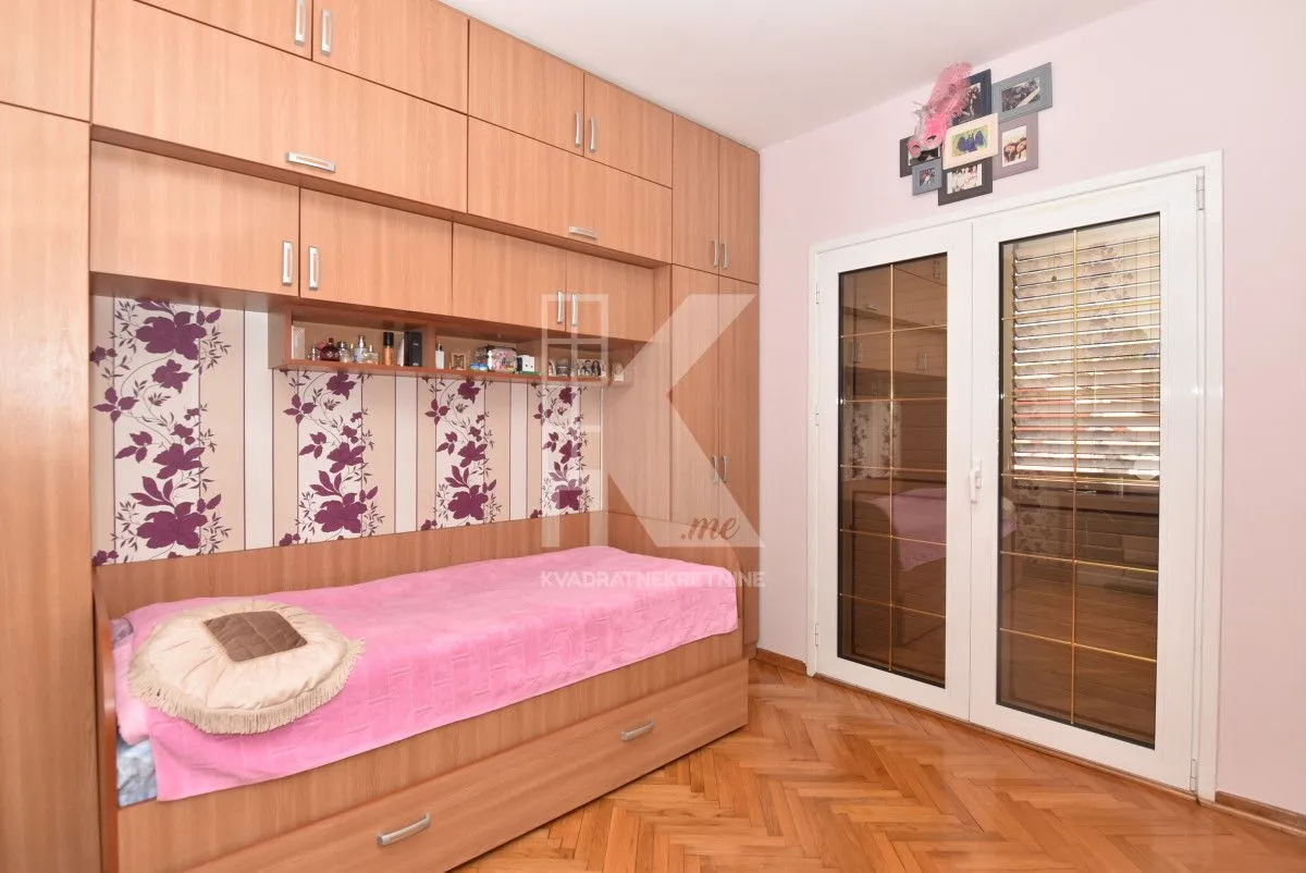 Prodaja, kuća, 752m², Zelenika, Podgorica