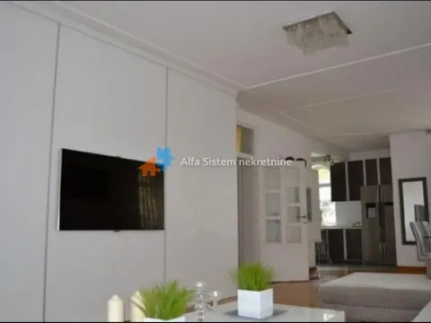Rent, four bedroom apartment, 135m², Savski Venac, Beograd - image 3