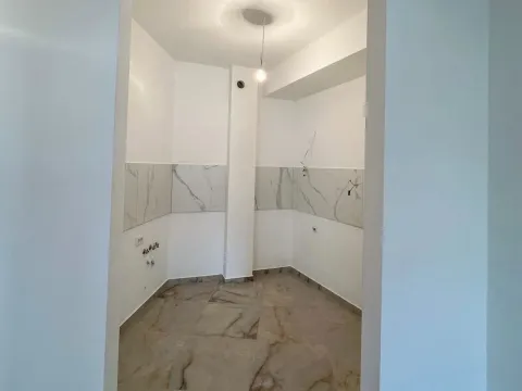 Prodaja, jednosoban stan, 57m², City Kej, Podgorica - image 5