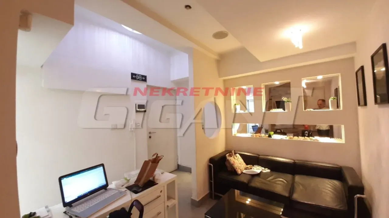 Prodaja, poslovni prostor, 70m², Vračar Hram, Vračar Sve Podlokacije