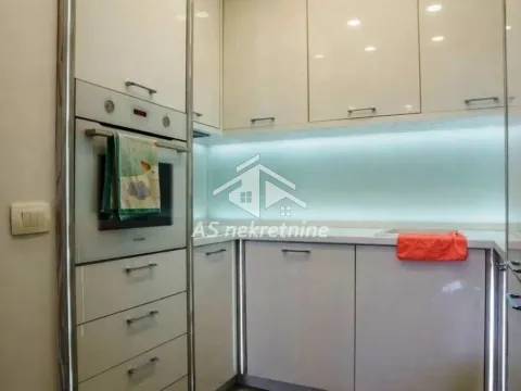 Izdavanje, trosoban stan, 82m², Filmski Grad, Beograd - image 5