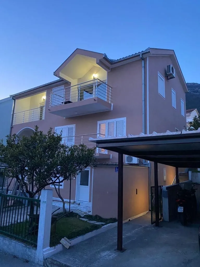 Prodaja, kuća, 285m², Đenovići, Herceg Novi