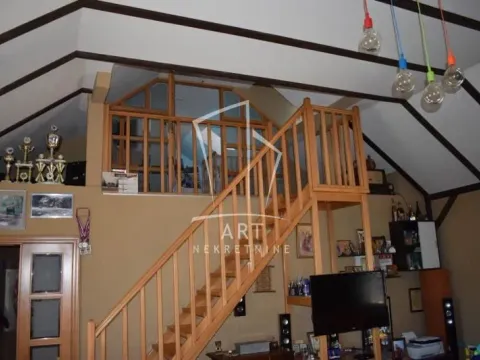 Prodaja, kuća, 336m², Jajinci, Voždovac Sve Podlokacije - image 12