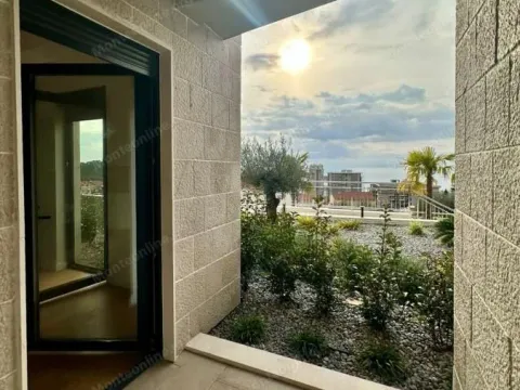 Sale, one bedroom apartment, 46m², Petrovac, Budva - image 12