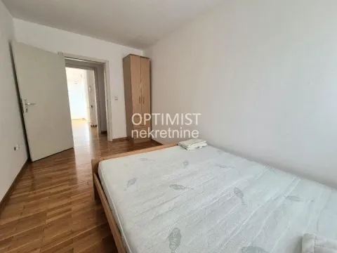 Rent, three bedroom apartment, 84m², Južni Bulevar, Vračar Sve Podlokacije - image 9