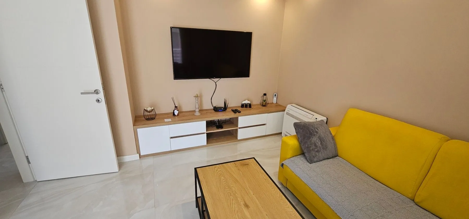 Izdavanje, jednosoban stan, 55m², Centar, Tivat