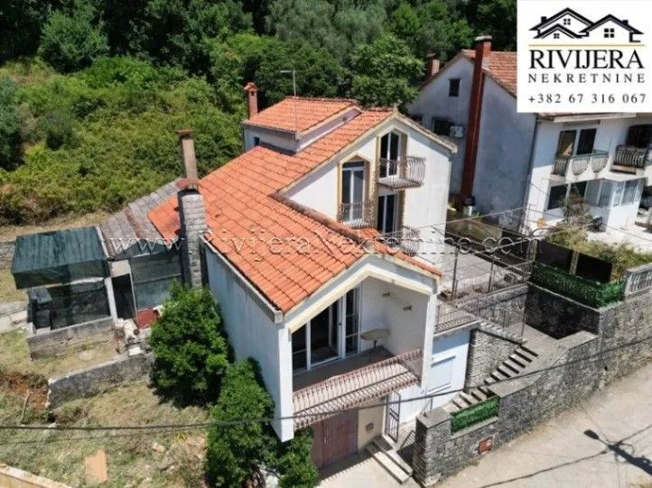 Prodaja, kuća, 220m², Centar, Herceg Novi