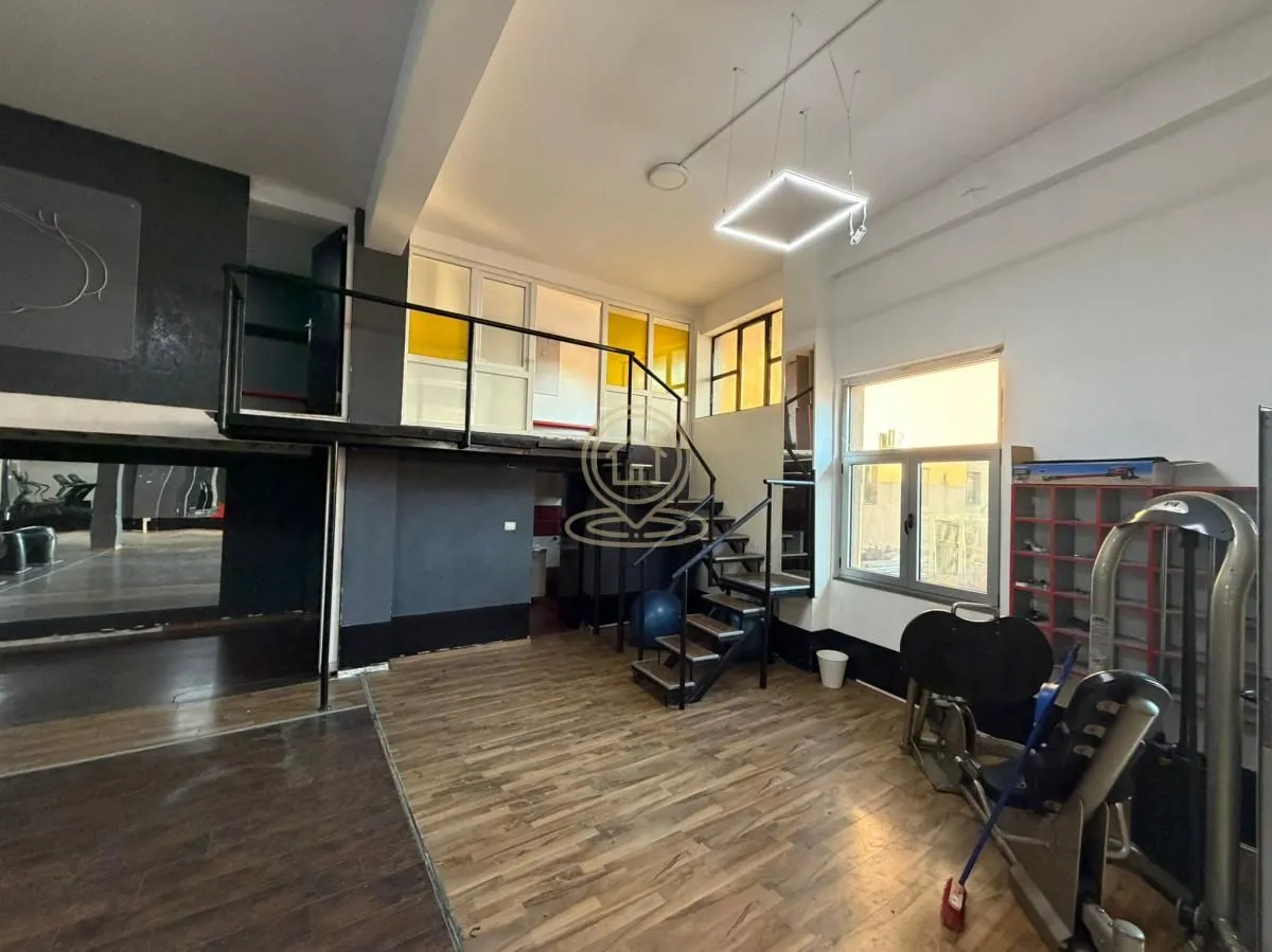 Izdavanje, poslovni prostor, 180m², Kaludjerica, Grocka
