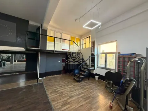 Izdavanje, poslovni prostor, 180m², Kaludjerica, Grocka - image 1